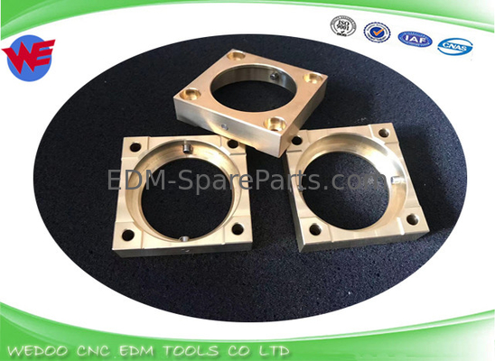 DC08900 X208D528H01 X208D528H02 Portaugello Guida Copertura Mitsubishi 46*48MM