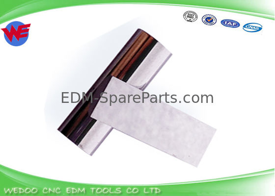 F005 A290-8101-X750  Parti EDM Fanuc  /  Contatto alimentazione 23x8x3t